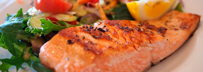 salmón para controlar hormonas y adelgazar